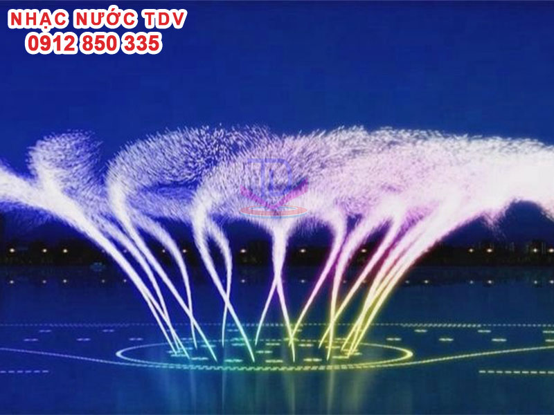 nhạc nước trên sông hồ