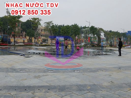 Đài phun nước theo nhạc vườn hoa đường Hồ Tùng Mậu TP Vinh 1