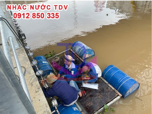 Lắp đặt hệ thống chiếu sáng nhạc nước trên cầu