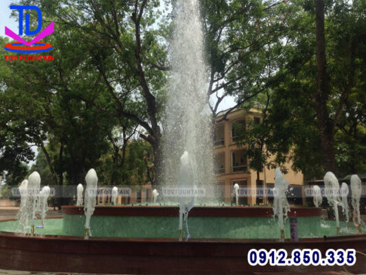 Đài phun nước trường THPT Phan Đăng Lưu