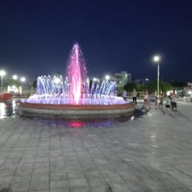 Nhạc nước bể tròn tại thị trấn Giao Thủy