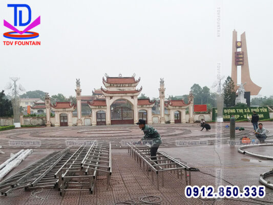 Tập kết vật tư thiết bị đài phun tại công trình