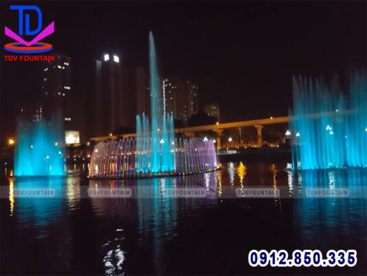 Vận hành đài phun nước phao nổi hồ điều hòa Mai dịch