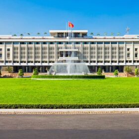 Dinh Độc Lập, trước đây có tên là Dinh Norodom được khánh thành vào năm 1966