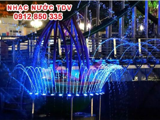 Đài phun nước kiến trúc là công trình cảnh quan được thiết kế để phun và tạo hình chuyển động của nước.