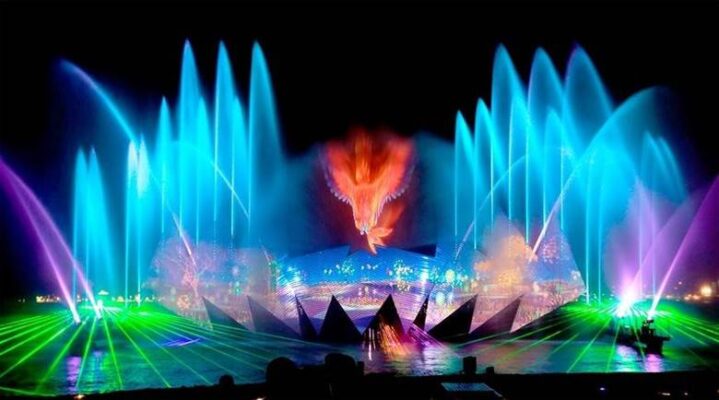 Đèn laser cho nhạc nước xuất hiện trong các sự kiện lớn và lễ hội ánh sáng.