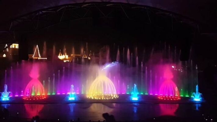 Phù hợp với đa dạng không gian như sông, hồ tự nhiên, sân khấu sự kiện, công viên hoặc bến cảng.