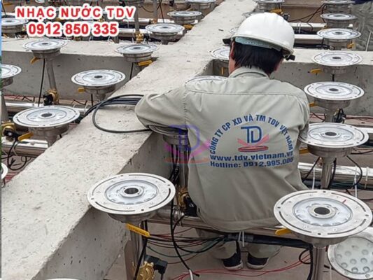 Đơn vị thi công hệ thống phun nước hồ cá ngoài trời uy tín.