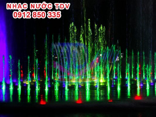 Nhạc nước giúp hồ điều hòa trở thành trung tâm nổi bật của toàn khu đô thị.