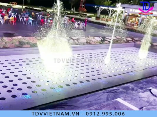 Sàn nhạc nước tại quảng trường biển vận hành dựa trên sự kết hợp nhịp nhàng giữa nước, ánh sáng và âm thanh.