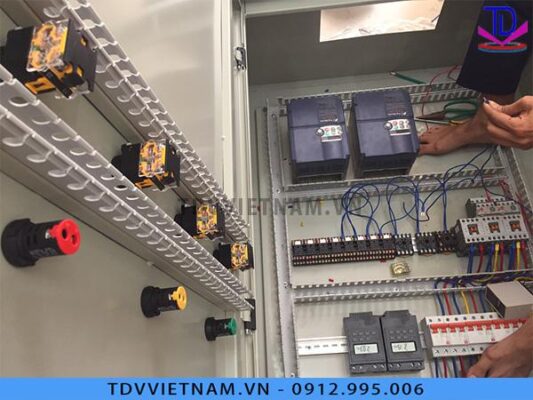 Các yếu tố ảnh hưởng đến báo giá tủ điều khiển đài phun nước