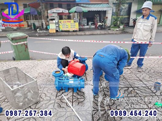 Hình ảnh thi công hệ thống đài phun nước phao nổi hồ Trúc Giang