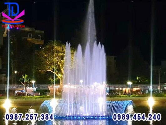 Hình ảnh thi công hệ thống đài phun nước phao nổi hồ Trúc Giang