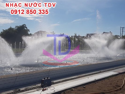 Chạy thử hệ thống nhạc nước sau khi hoàn thiện lắp đặt thiết bị tại công trình: Quảng trường Nhạc nước Võ Nguyên Giáp - Hồng Ngự - Đồng Tháp