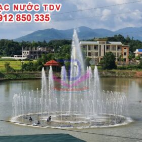 Nhạc nước trên hồ