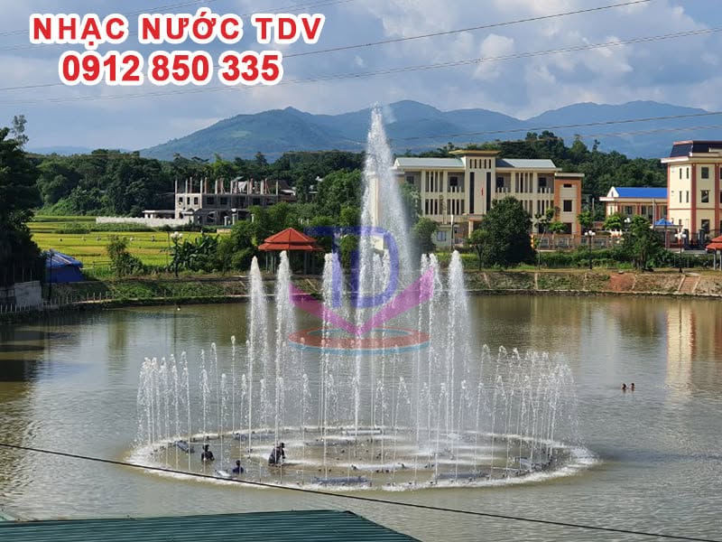 Nhạc nước trên hồ